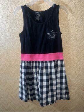 Eyeshadow Girls’ Dress. Size M (10/12).  Like new.  In great condition.